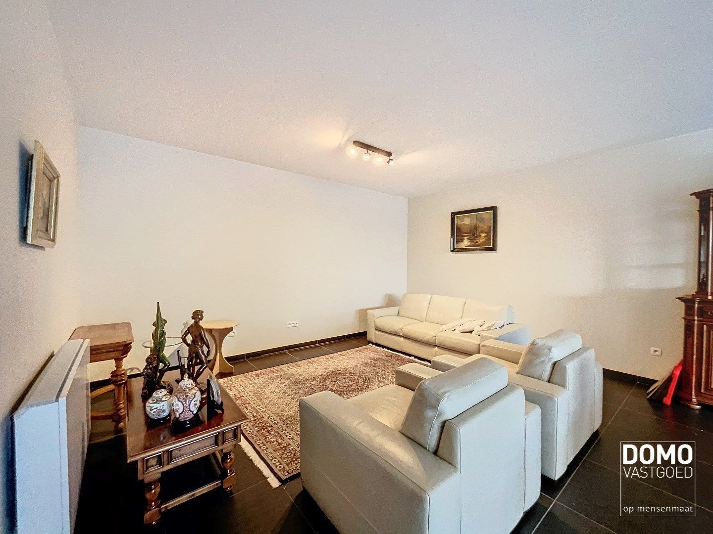 Ruim appartement met tuinterras, garage en 2 slaapkamers in Hasselt foto 4