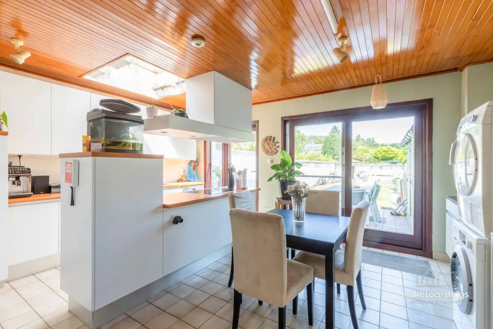 Ruime woning met 4 slpk en aangename tuin te Sint-Amandsberg foto 8