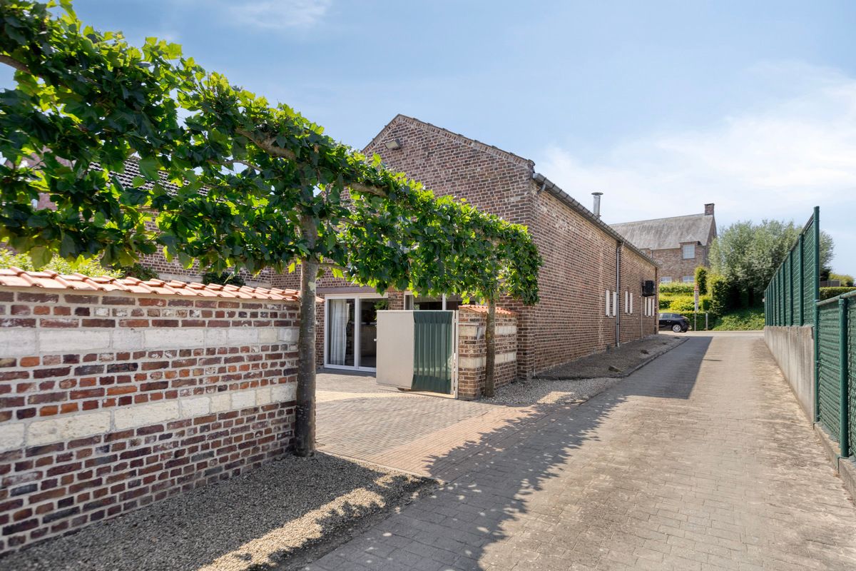 Authentieke hoevewoning met gezellige binnenkoer foto 3