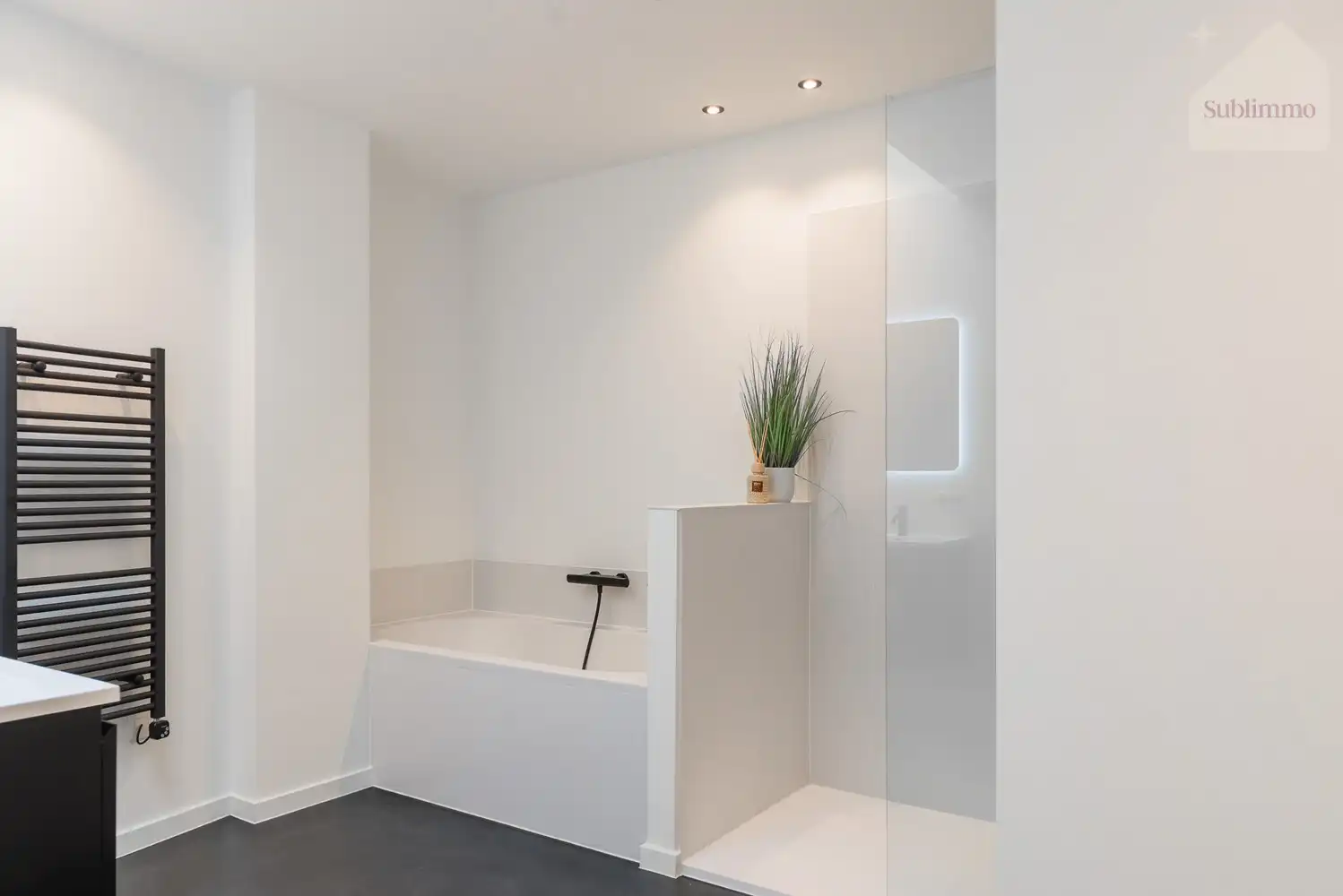 Volledig gerenoveerde karakterwoning met prachtige aangelegde tuin, polyvalente ruimte en 3 slaapkamers foto 11