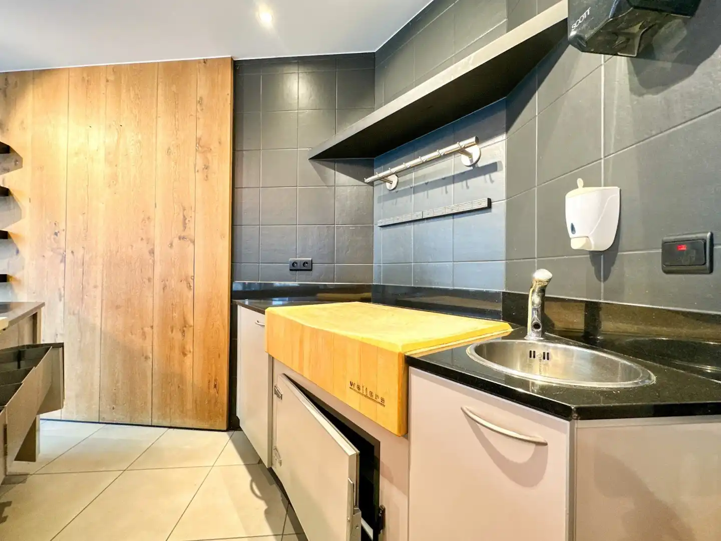 Handelpand met winkel, atelier en woonst, commerciële ligging, Torhout foto 6