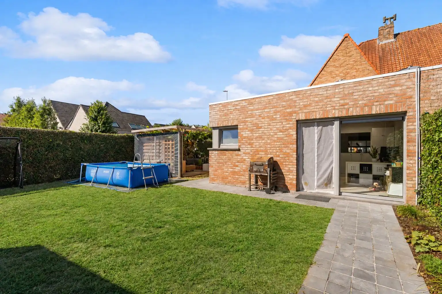 Karaktervolle gezinswoning met tuin en garage foto 13