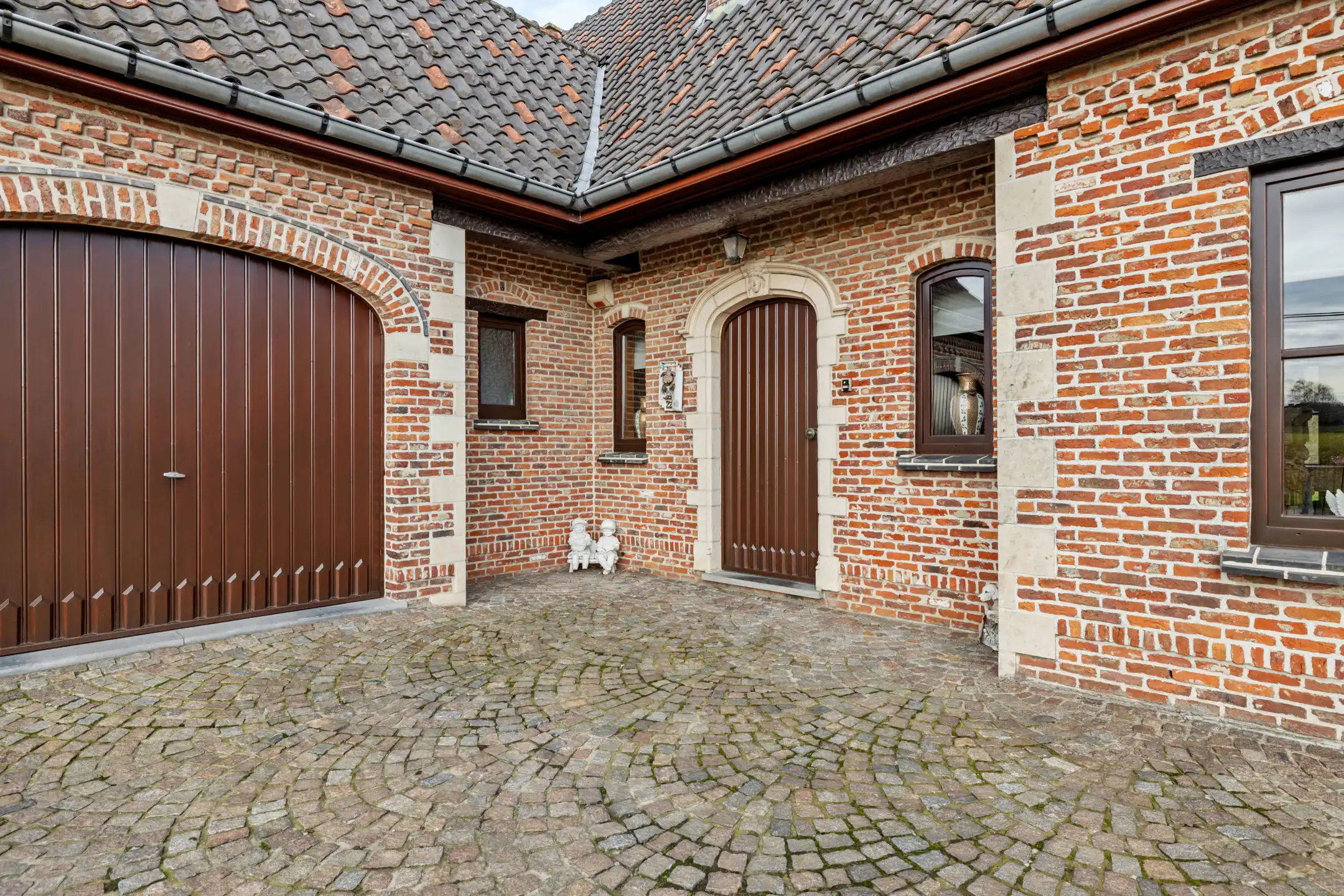 Statige villa 4 (5) slpk met grote tuin foto 6