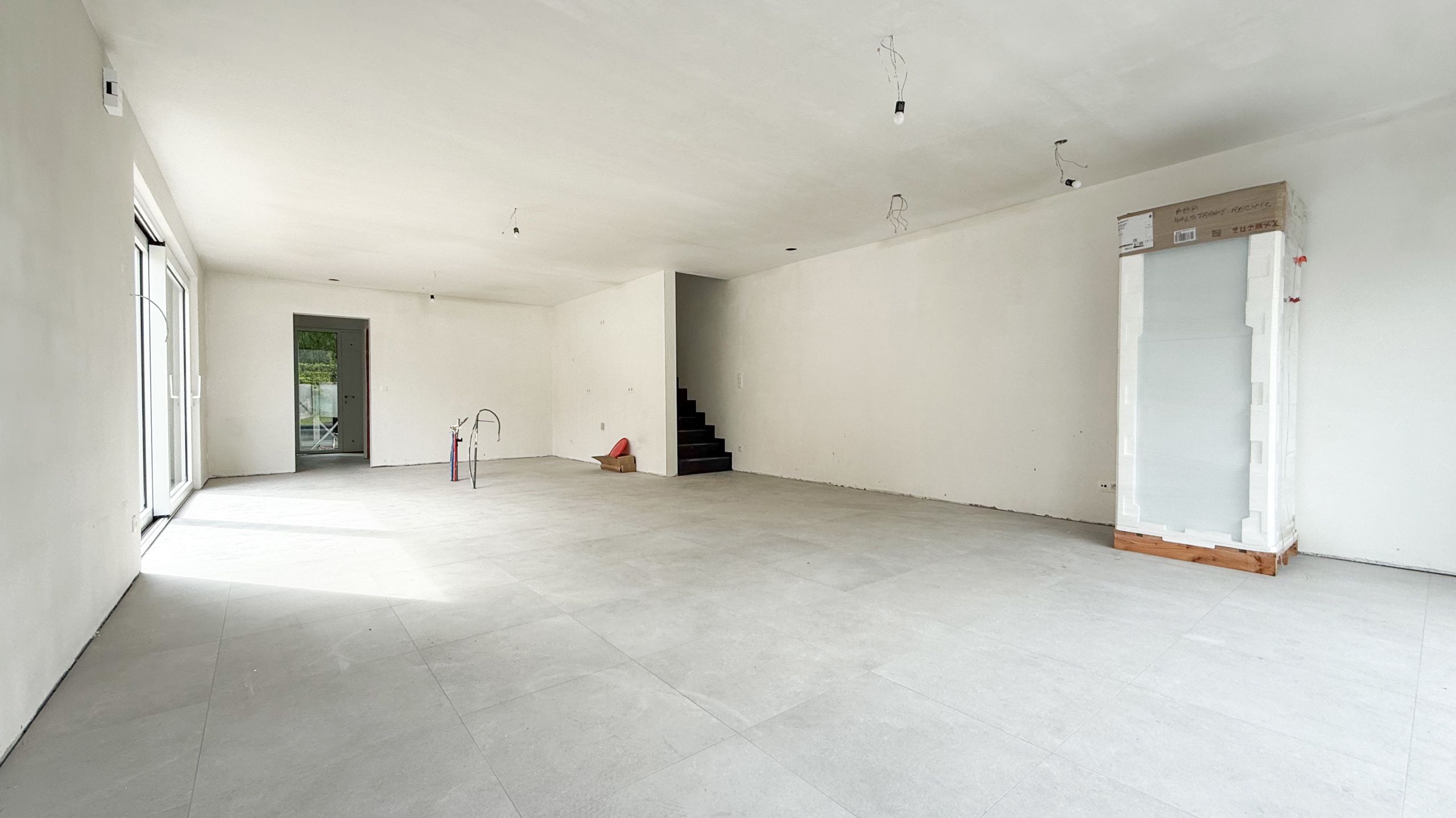 Nieuwbouwwoning (casco+) met 3 slpkms, terras en ruime tuin! foto 7