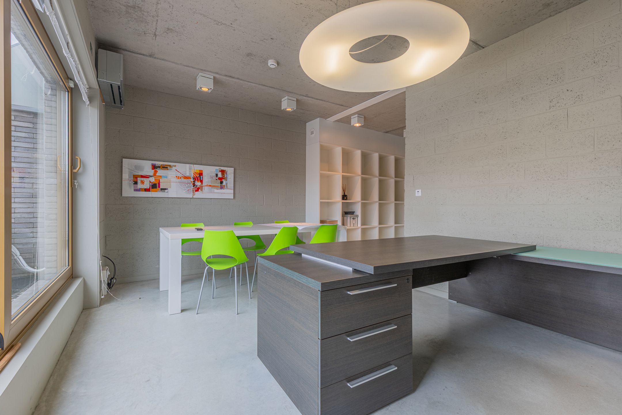 NIEUWERKERKEN - Recent gebouw met magazijn foto 17