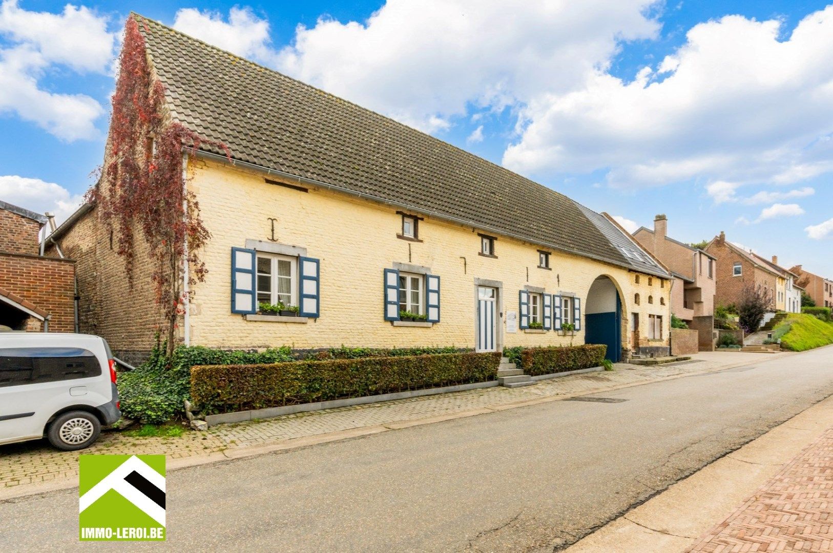 Unieke gerestaureerde hoeve met gastenkamers te Tongeren foto 1