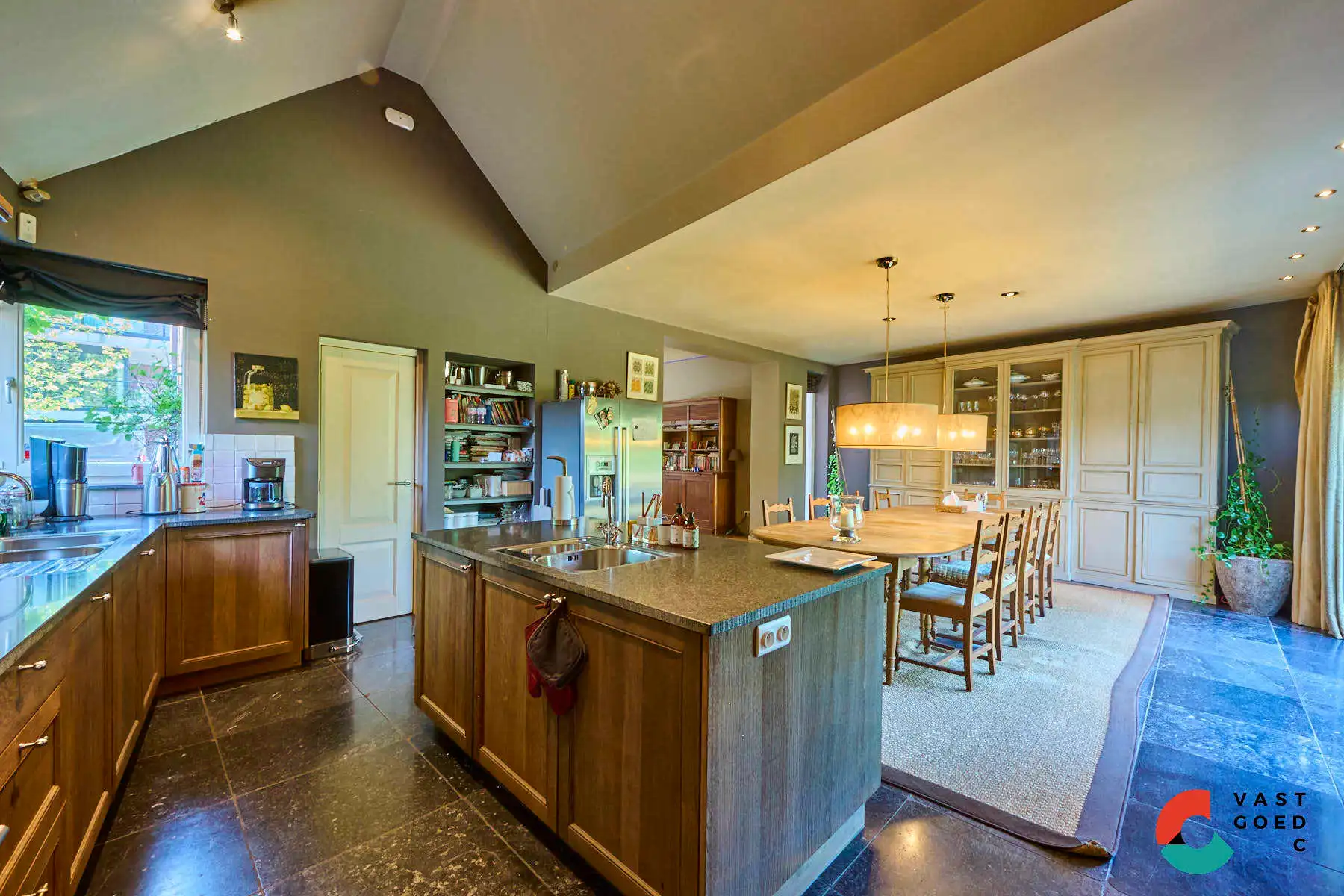 Uniek herenhuis met tuin in het centrum foto 9