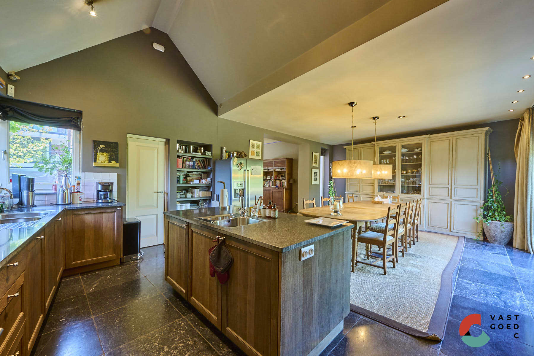 Uniek herenhuis met tuin in het centrum foto 9