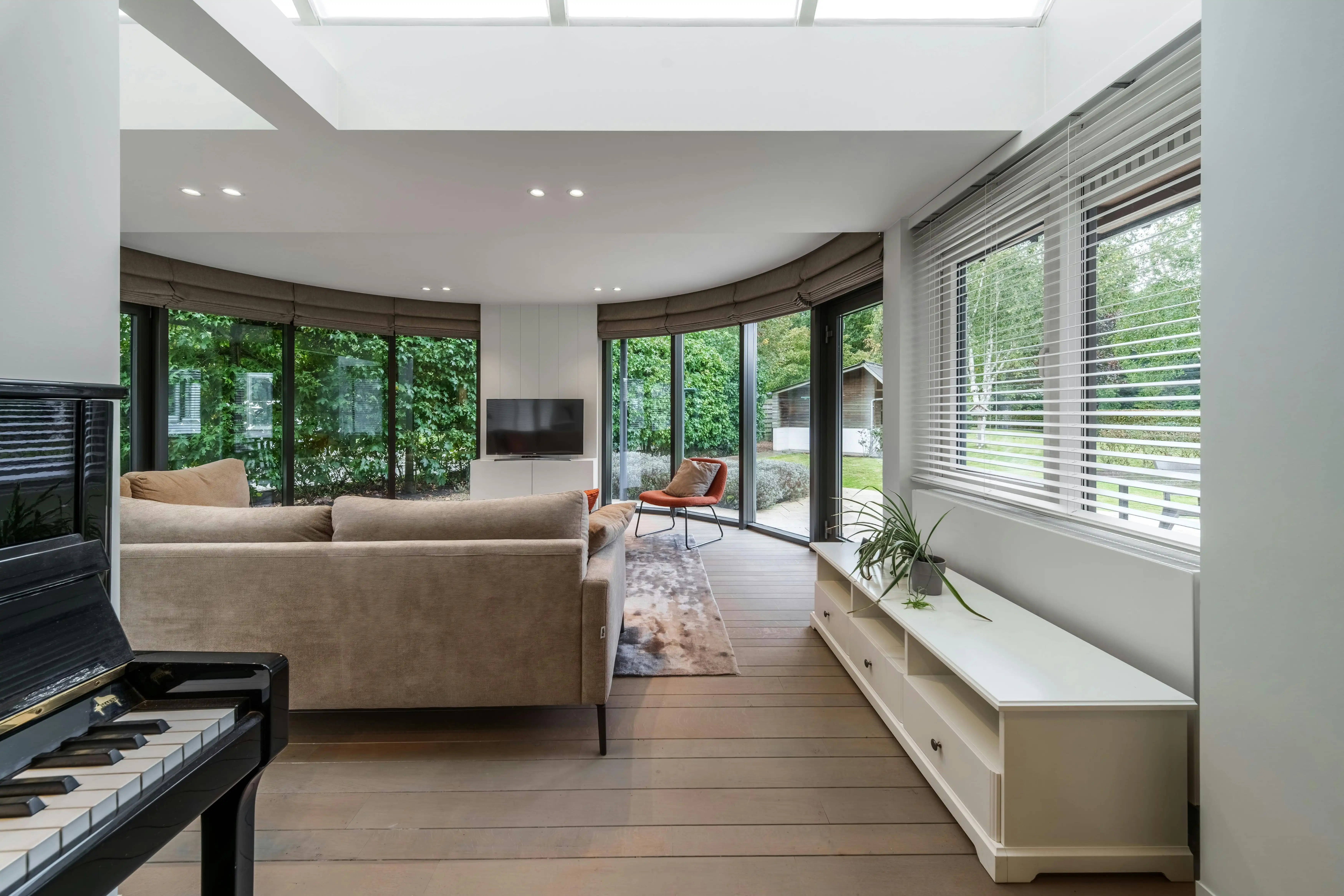 Architecturale villa met prachtige tuin te koop in Torhout foto 4