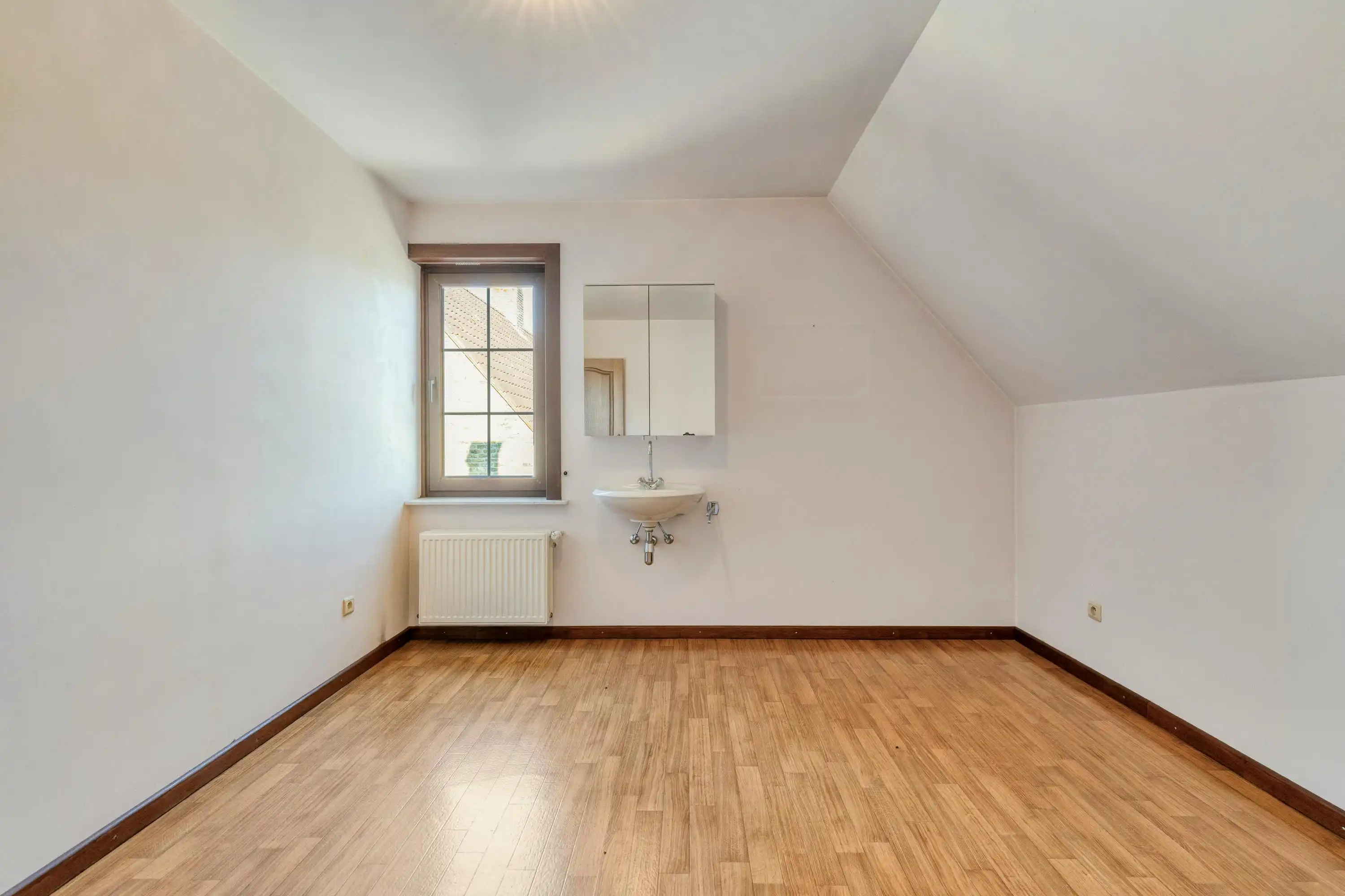 Ruime alleenstaande villa te koop in Dudzele foto 19