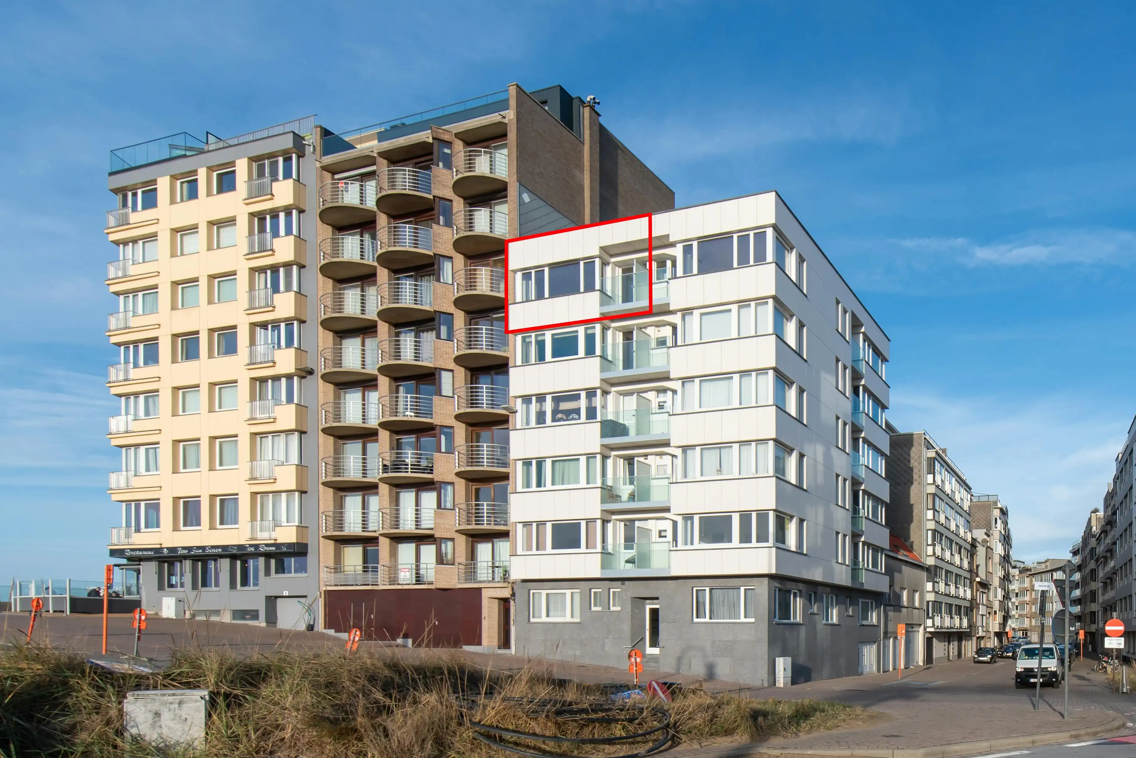 Prachtig gerenoveerd appartement met zijdelings zeezicht  foto 12