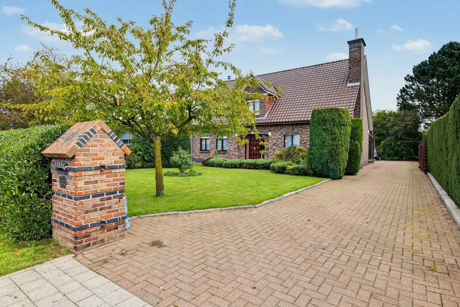 Hoofdfoto van de publicatie: Ruim opgezette, landelijke woning mooie tuin op een perceel van ca. 3.028m²
