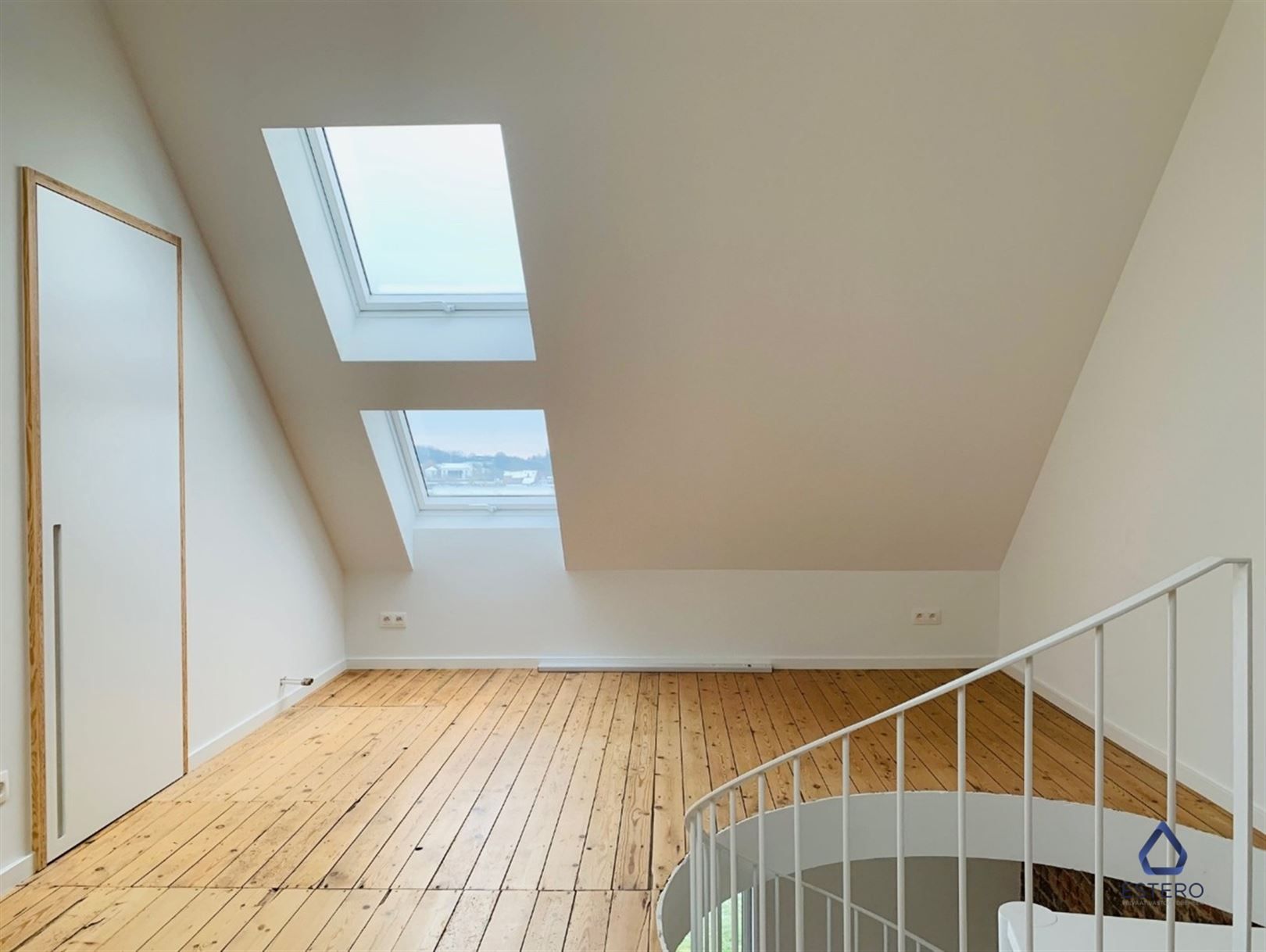 Architecturale topper in doodlopende straat foto 29