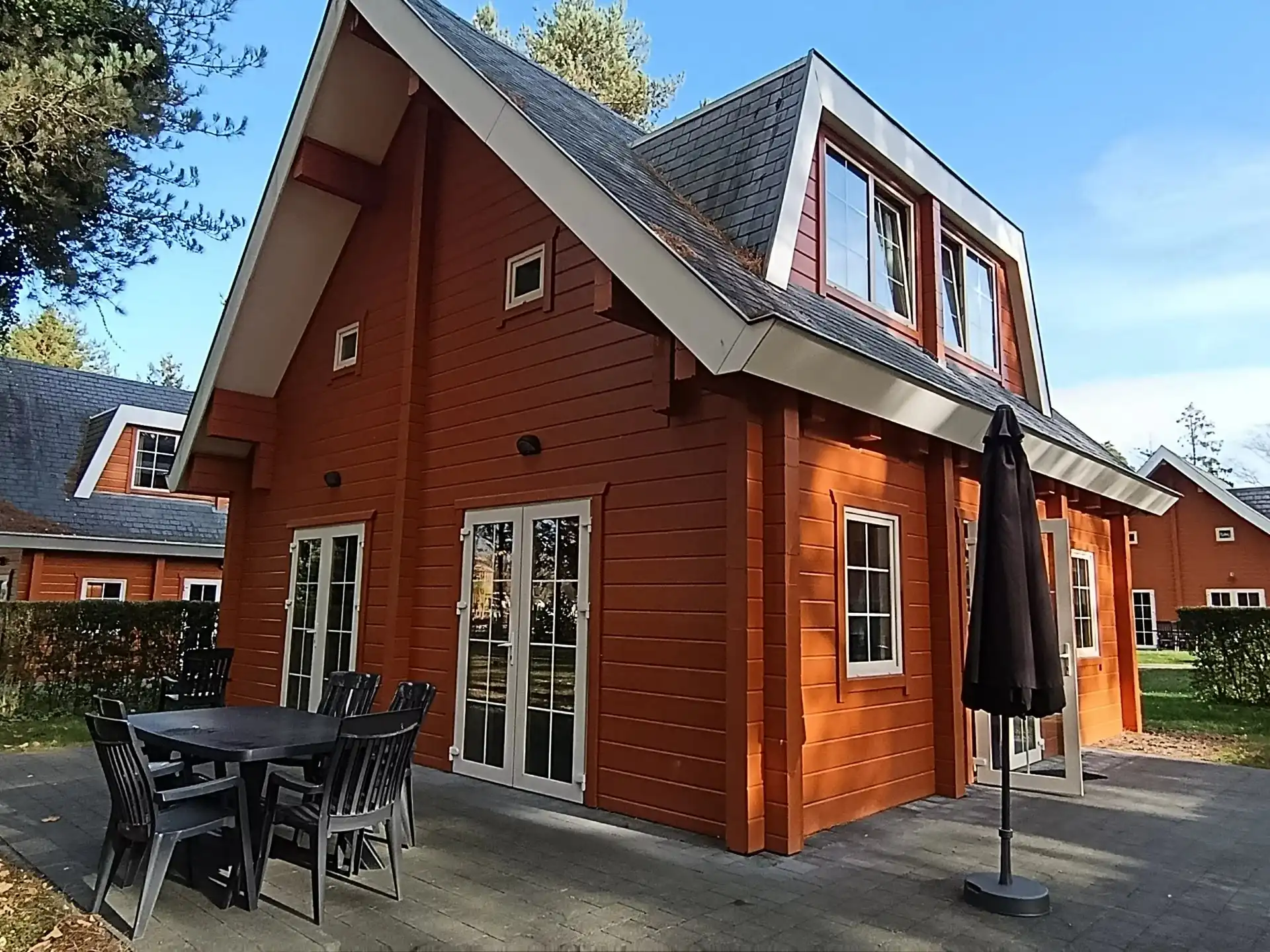 Charmante vakantiewoning met sauna op topligging in Zutendaal foto {{pictureIndex}}