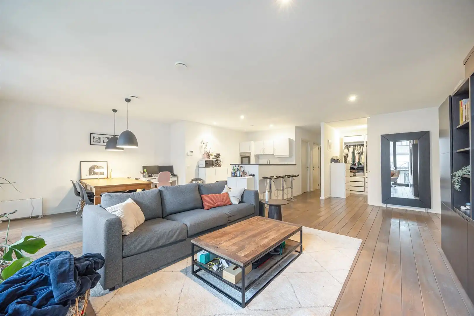 Trendy appartement met terras in historisch stadscentrum foto 4