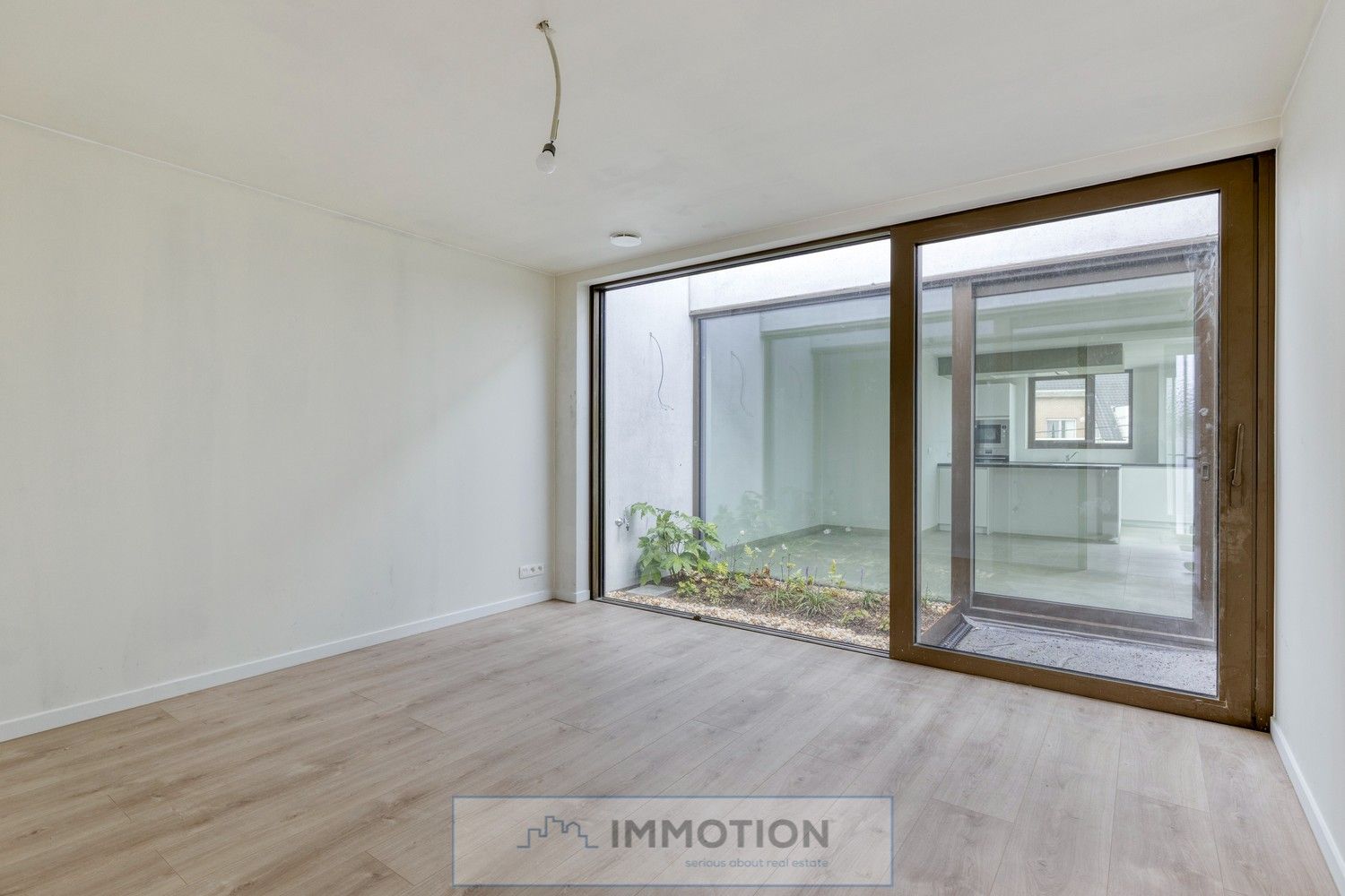 Instapklaar nieuw 1-slaapkamerappartement met terras - KORTRIJKSTRAAT 127 ZWEVEGEM foto 5