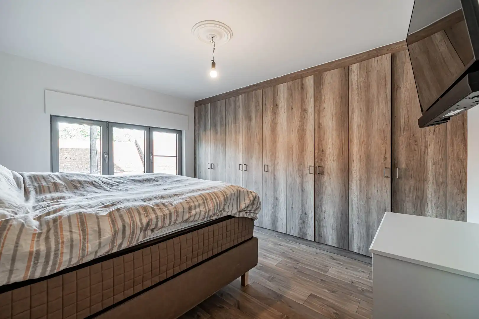 Charmante gerenoveerde eengezinswoning met rustgevende tuin foto 25