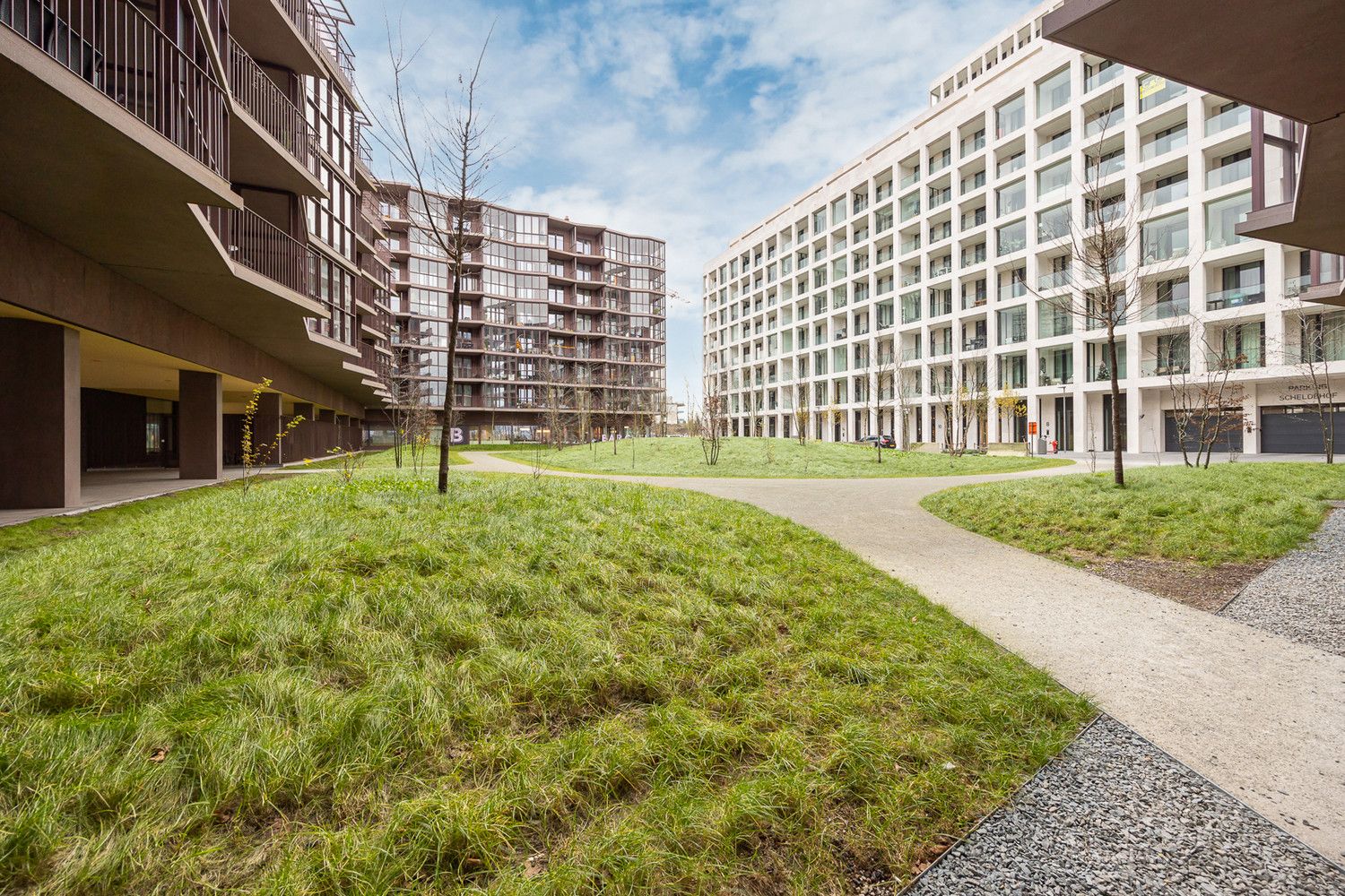 Luxe-appartement met frontaal Scheldezicht met heerlijk terras (30m²) op Nieuw Zuid incl kelderberging - optionele ondergrondse parking beschikbaar foto 3