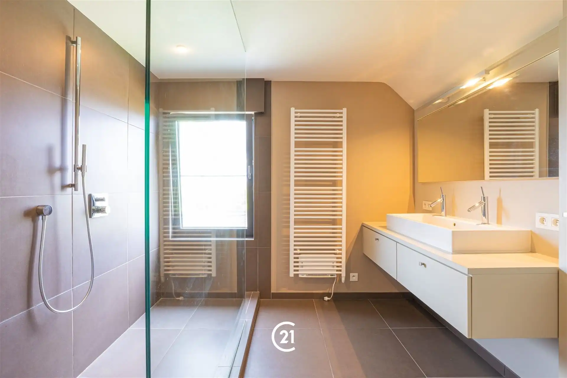 Modern wonen in een rustige, groene omgeving foto 6