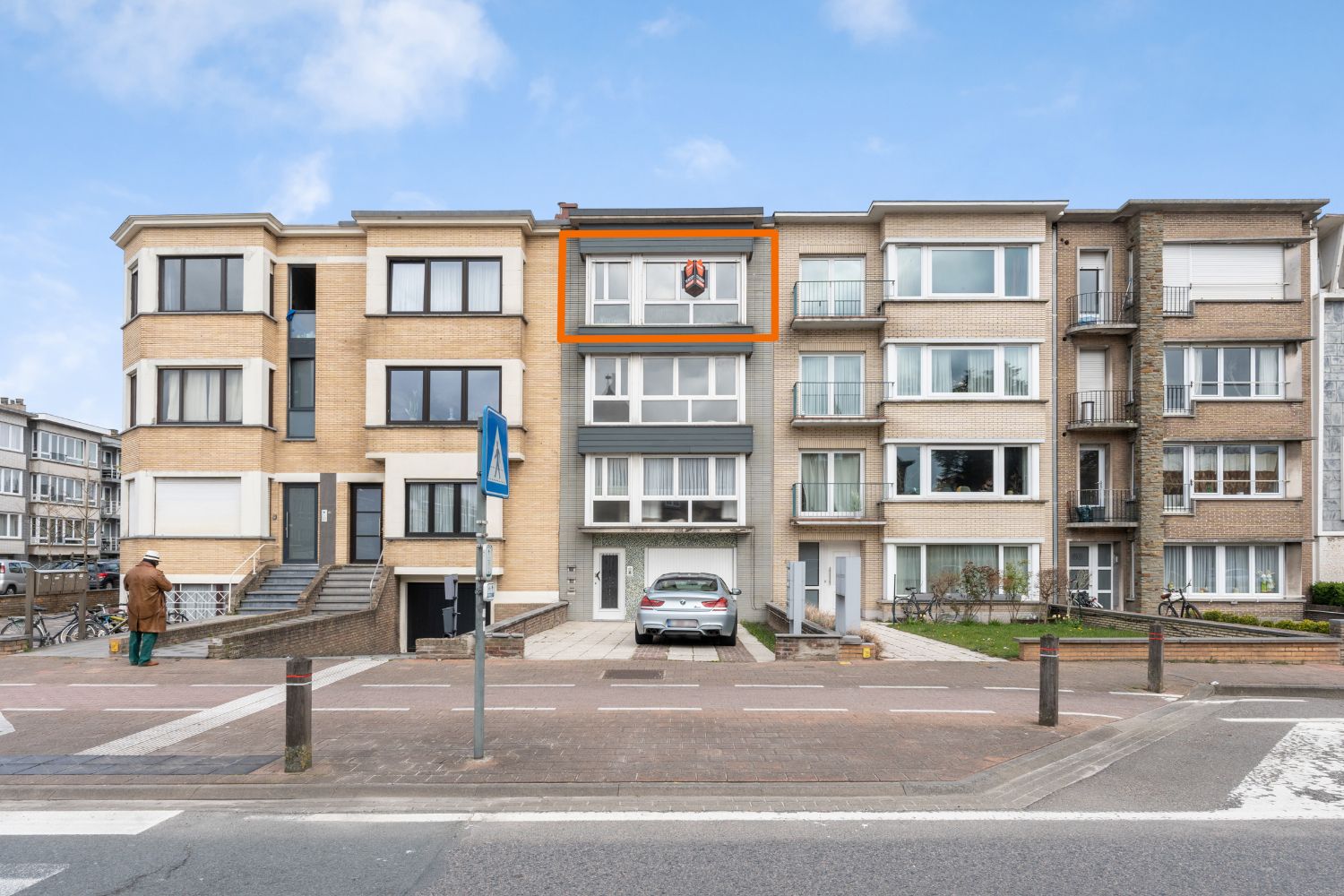 Hoofdfoto van de publicatie: Te renoveren twee slaapkamer appartement vlakbij het station