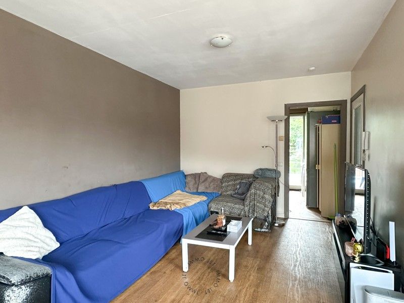 Appartementsgebouw met twee wooneenheden, garages en tuin foto 17