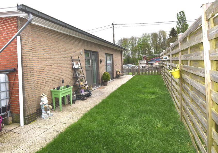 Gelijkvl woning OB met 2 gar foto 15