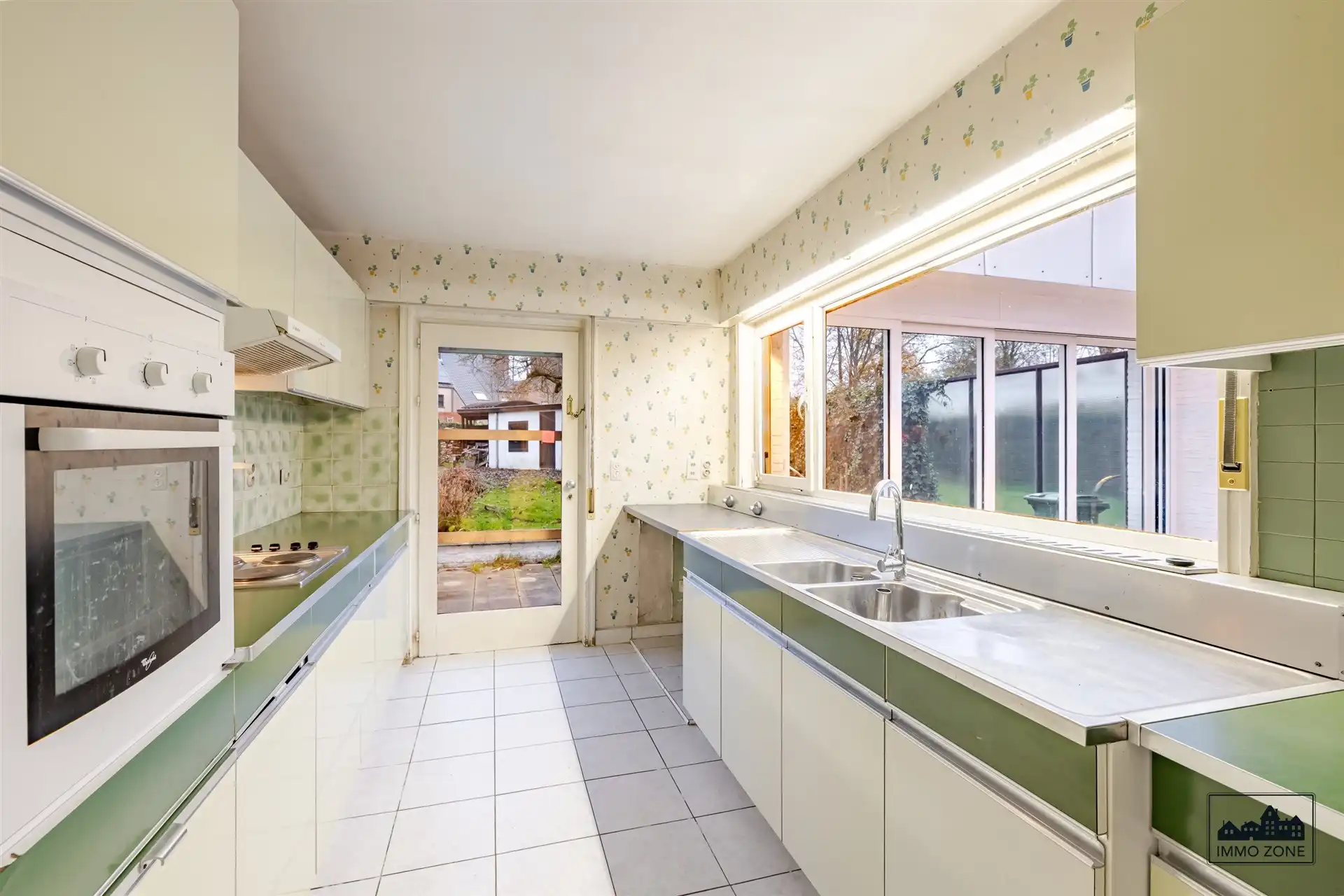 Ruime renovatiewoning met 5 slaapkamers en grote tuin foto 6