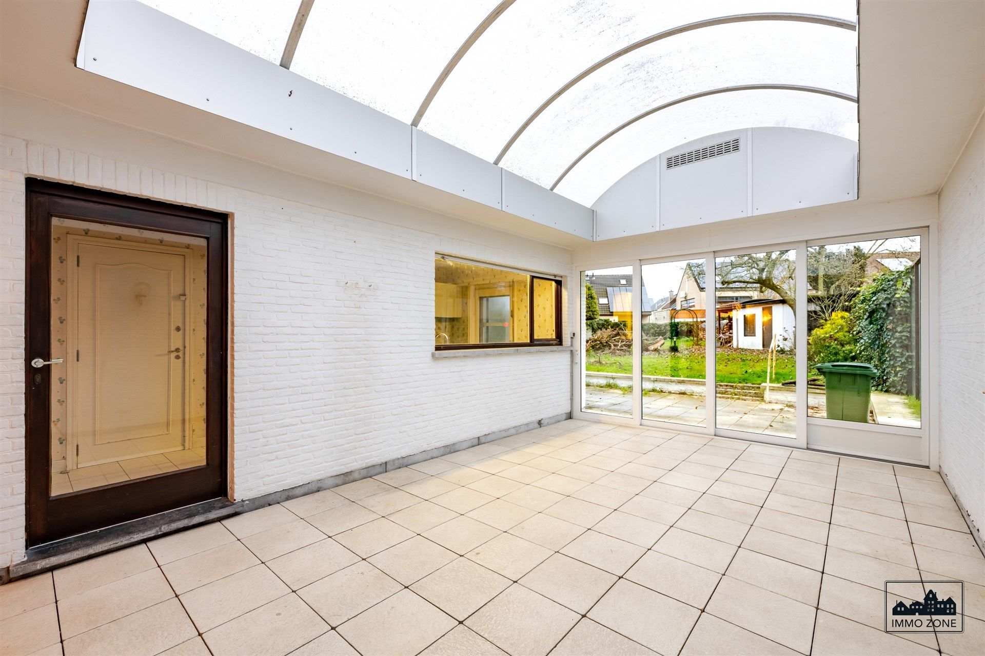 Ruime renovatiewoning met 5 slaapkamers en grote tuin foto 6