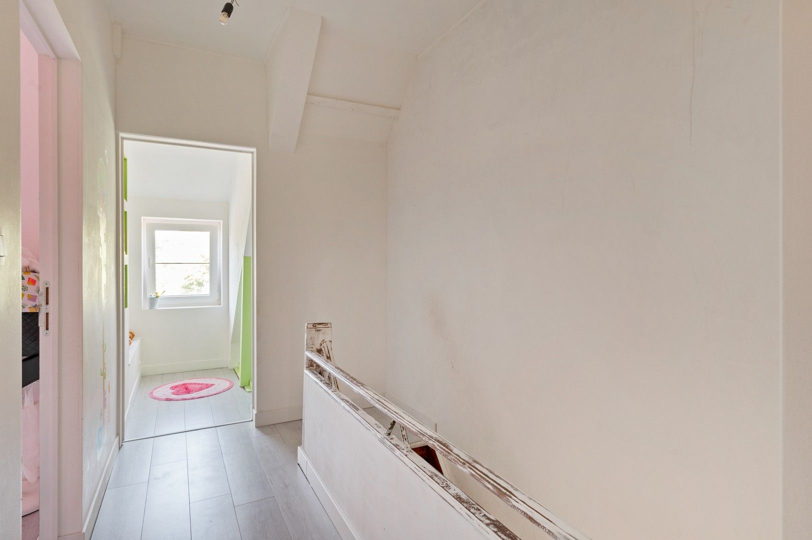 Gerenoveerde woning met 4 slpk, ruime tuin in rustige buurt foto 13