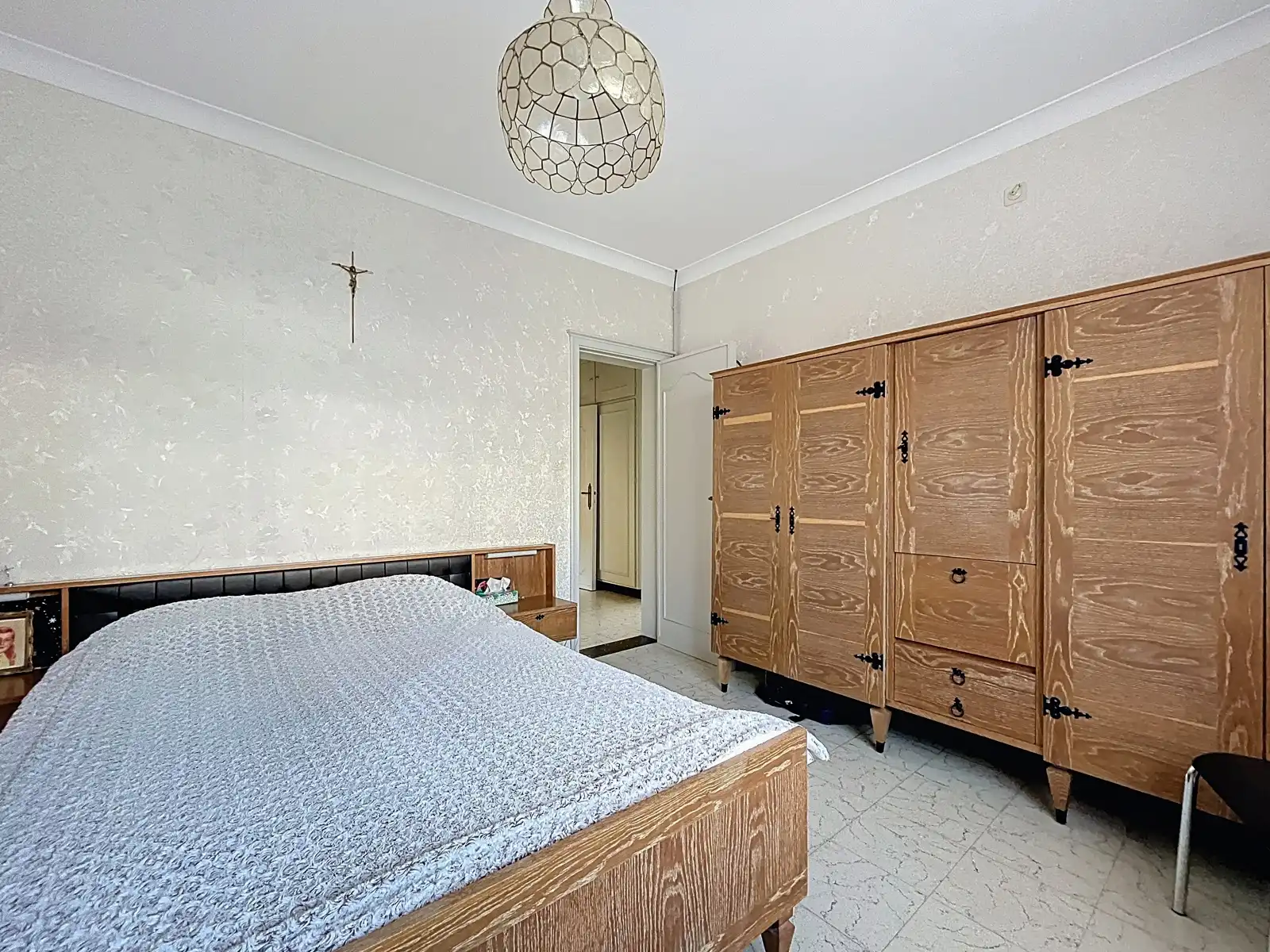 Gelijkvloerse villa met 3 slks & tuin op 7 minuten van  E40  foto 6