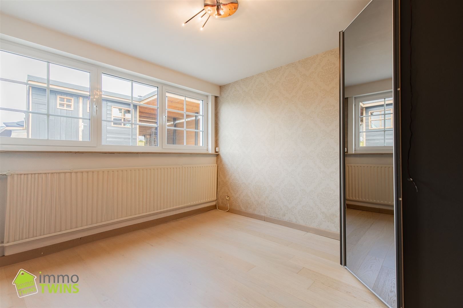 Ruime Vrijstaande Woning met 4 slpks foto 15