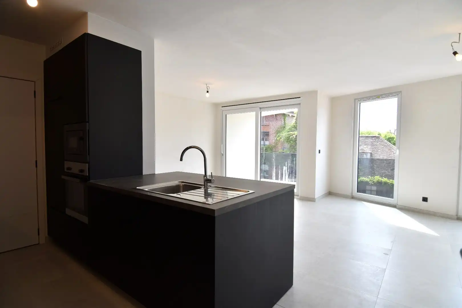 Appartement te koop met 2 slaapkamers en zonnig terras in Helkijn foto 7