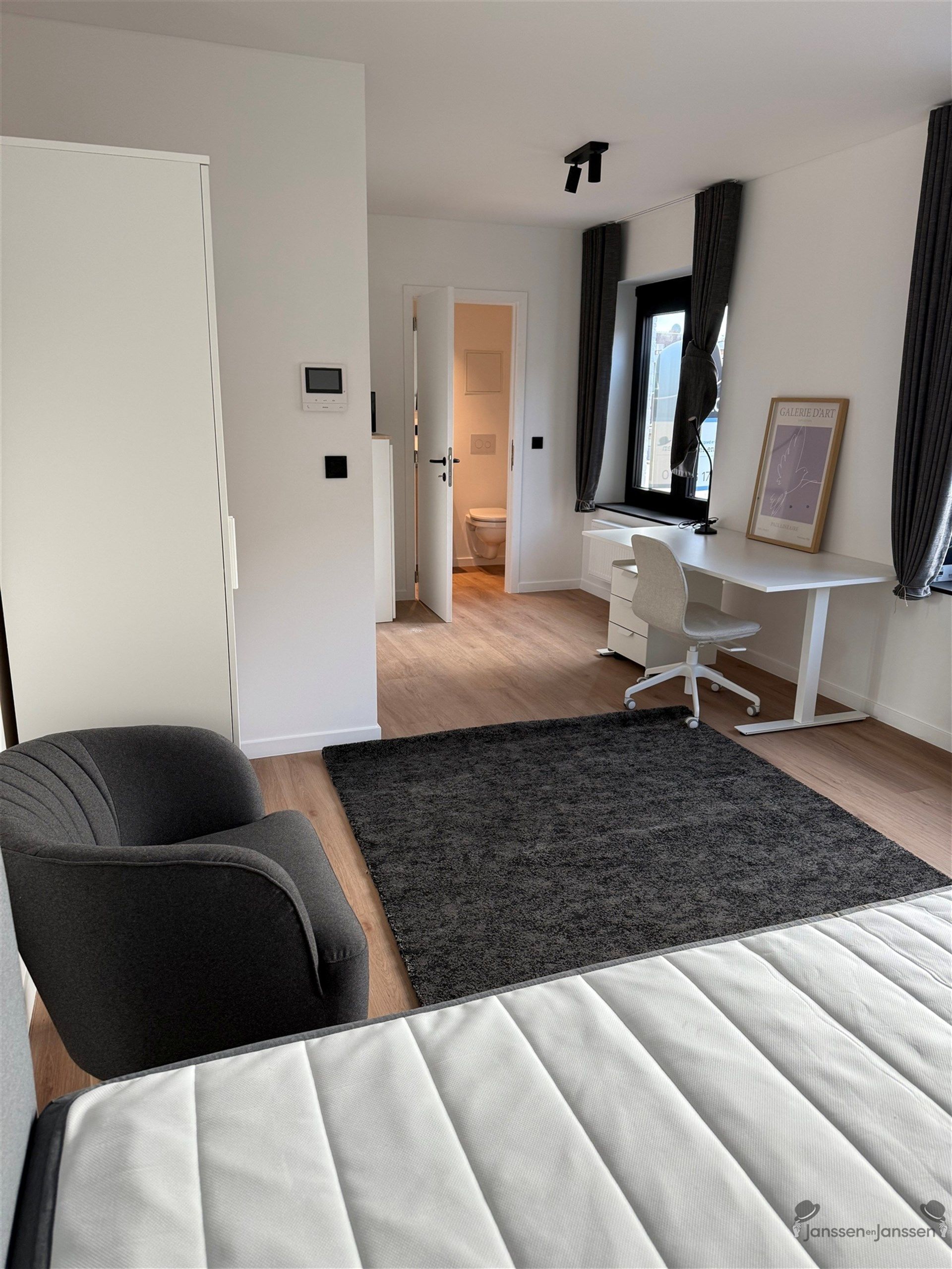 Luxe studentenkamer met eigen sanitair foto 3