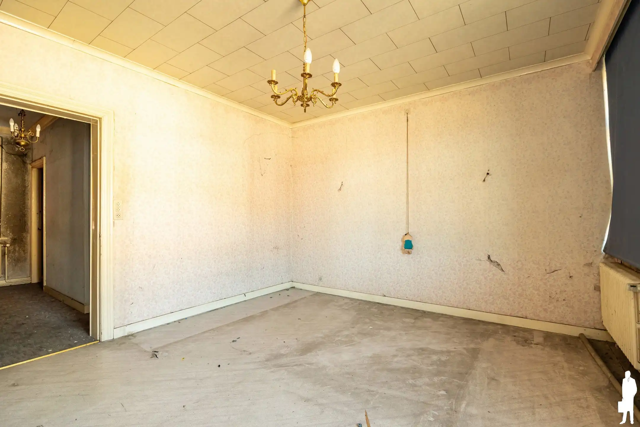 Te renoveren ruime woning met werkplaats foto 12