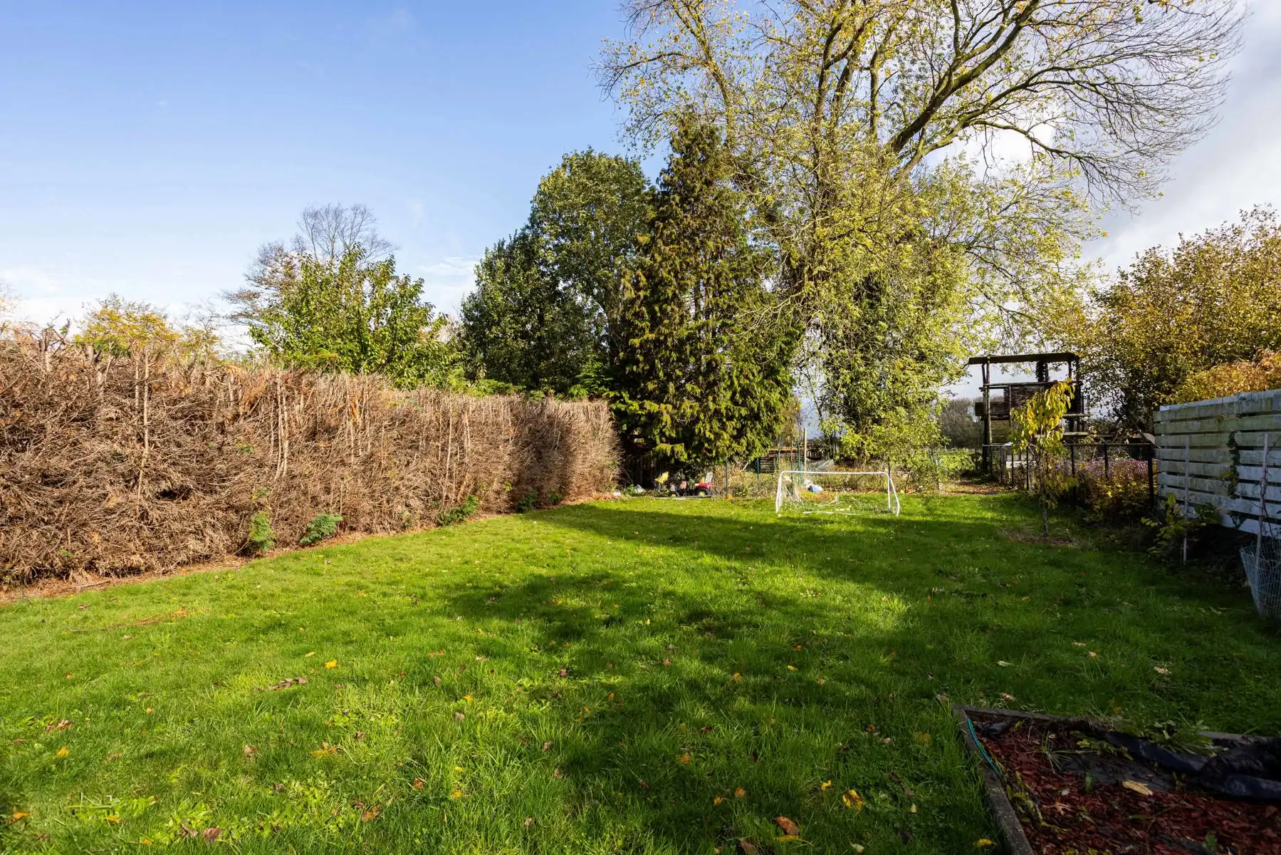 Instapklare HOB met 4 slaapkamers en tuin! foto 25