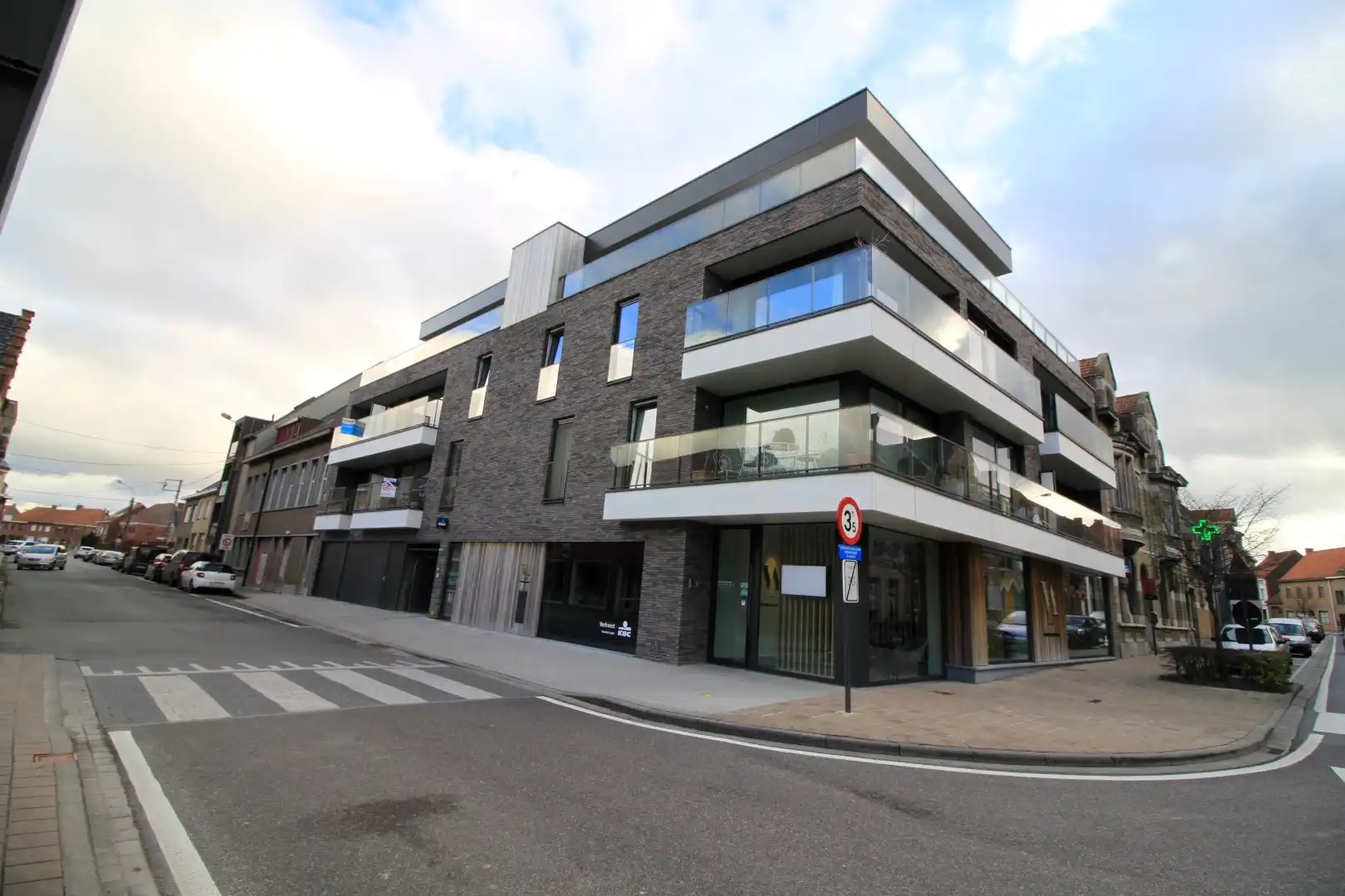 Appartement gelegen op het marktplein van Staden foto 6