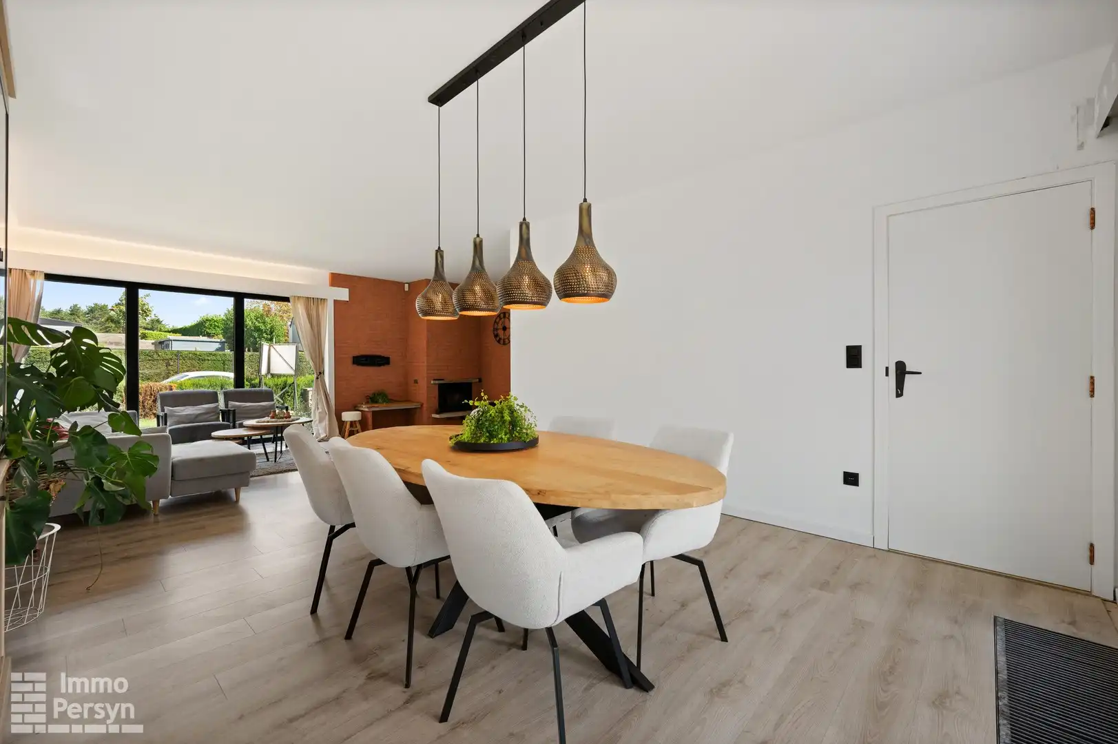 Ruime gelijkvloerse woning OB gelegen in een rustige wijk foto 5