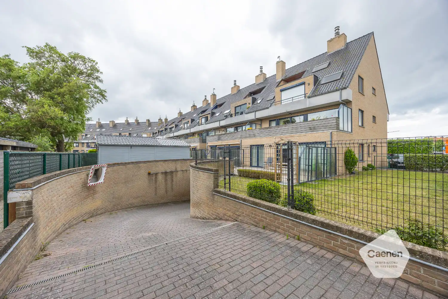 Ruim woonappartement met zongericht, groot terras foto 16