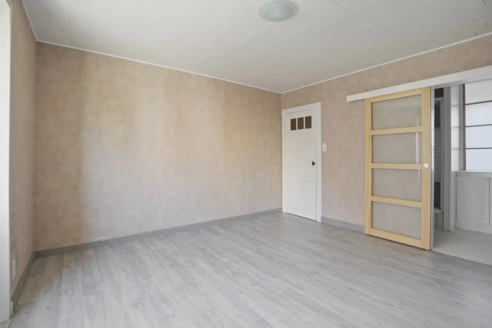 Goed gelegen gebouw op 117m² te De Panne bestaande uit een handelsruimte en woonst.  foto 16