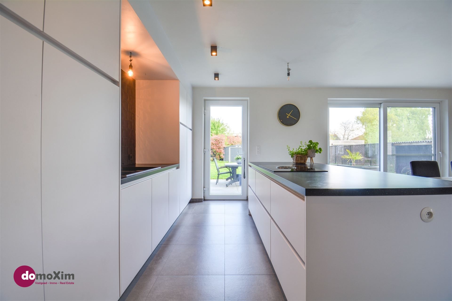 Prachtige energiezuinige woning met 5 slaapkamers gelegen in een rustige woonwijk foto 10