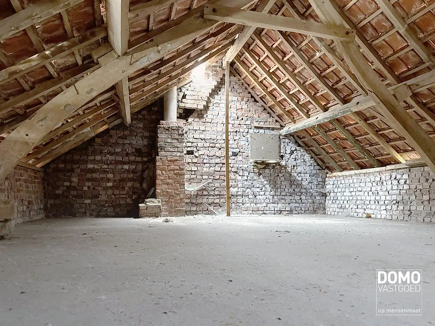 Karaktervolle woning met tal van mogelijkheden en voorzien van paardenstallingen foto 20