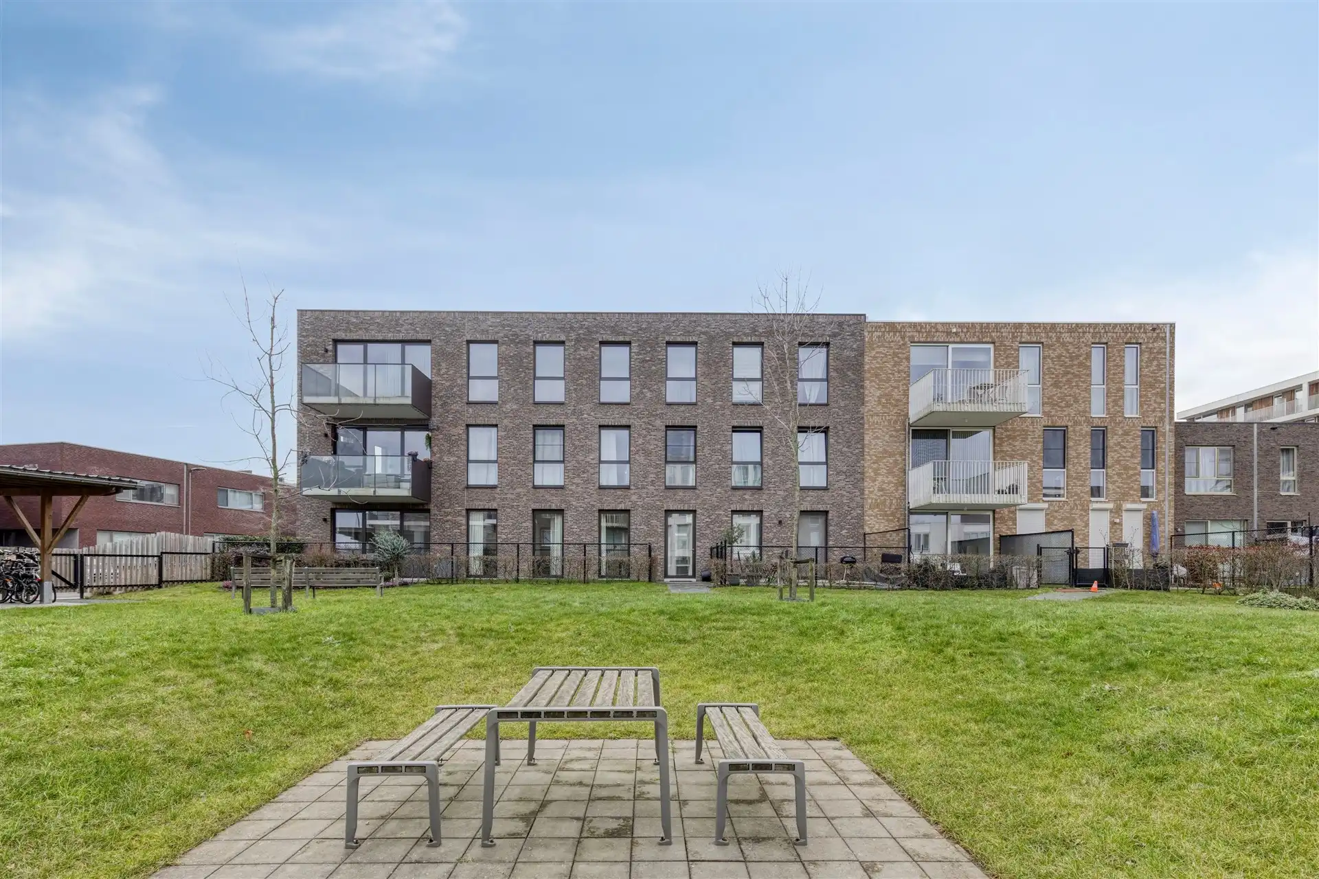 Instapklaar, energiezuinig 2 slaapkamer appartement (83m²) met terras, gem. tuin en autostaanplaats. foto 6