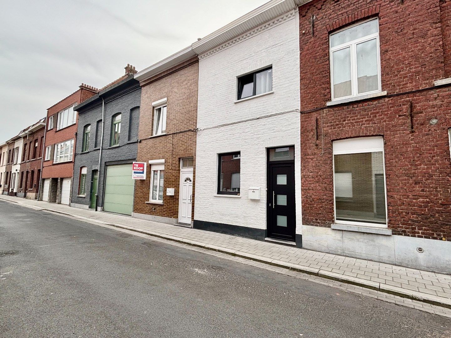 GERENOVEERDE RIJWONING MET 3 SLPKS, 2 BADKAMERS EN MOGELIJKHEID HUURGARAGE foto 21