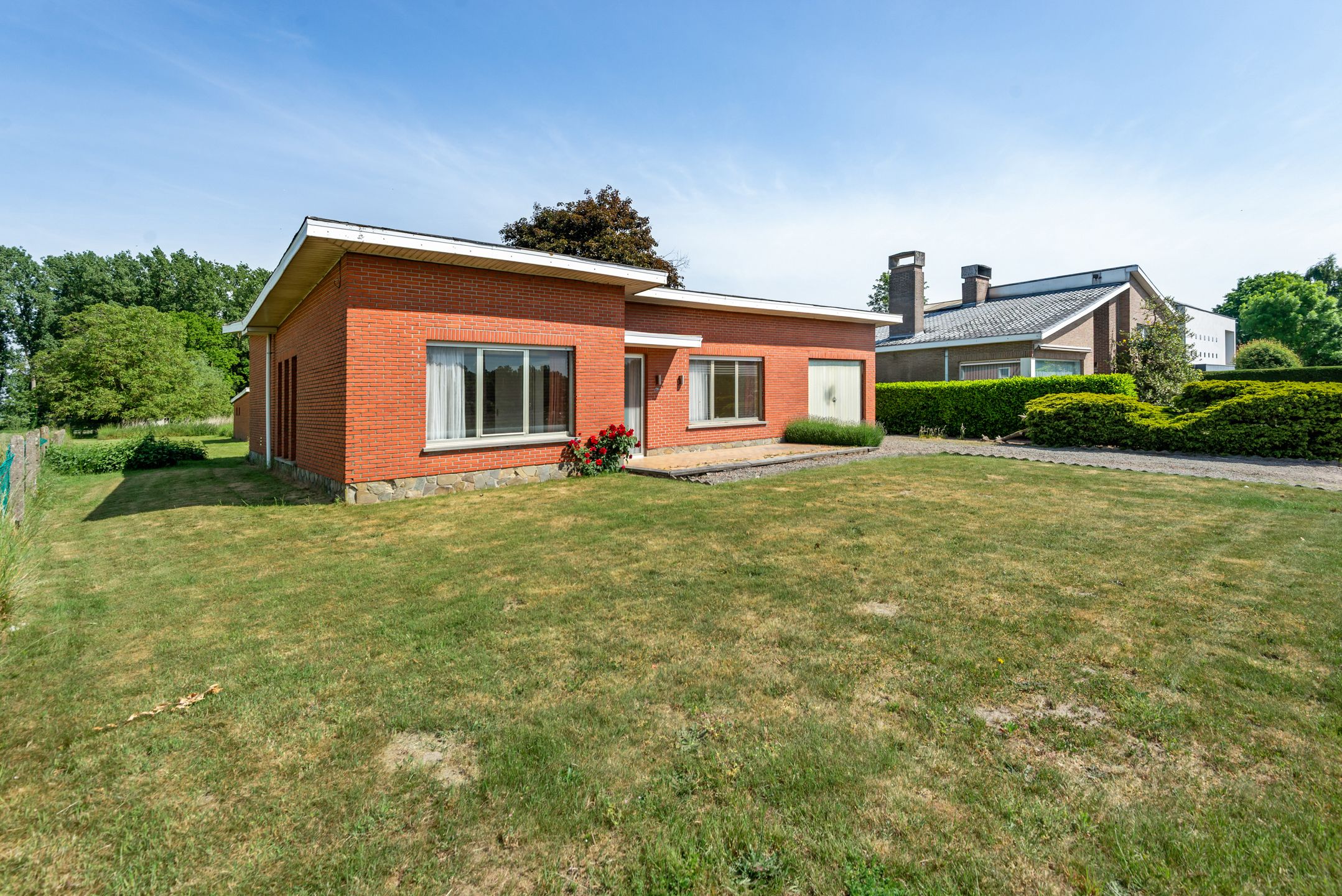 Te renoveren woning met schuur foto 5
