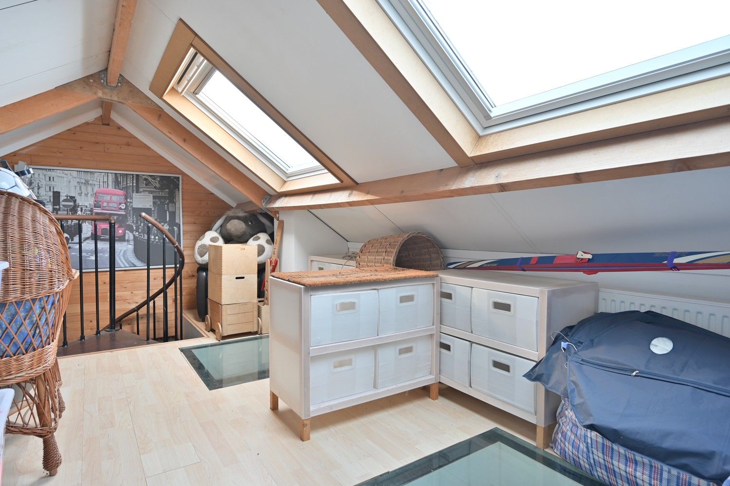 Verrassend royale woning met bijbouw/atelier en aangrenzende paardenweide, met in totaal een grondoppervlakte van 34a 88ca (3.488 m²) foto 18