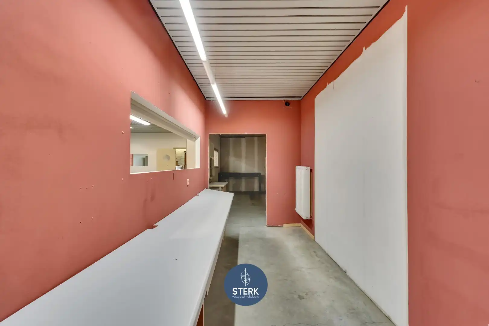 COMMERCIEEL PAND VAN 175 M² IN PASSAGE BEGAS, GELEGEN IN HARTJE LANAKEN ! foto 8