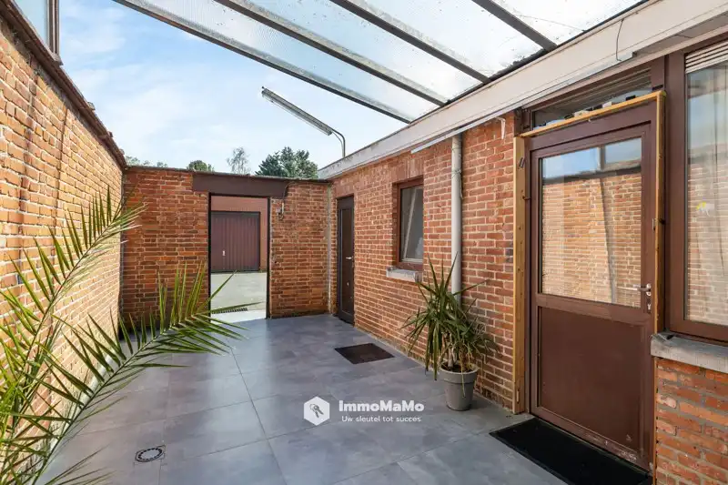 HALFOPEN BEBOUWING MET GROTE TUIN TE KOOP IN STEKENE foto 19