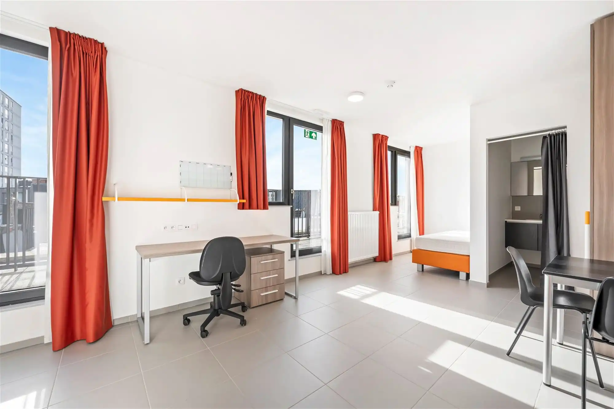 Ruime studentenkamer met terras! foto 2