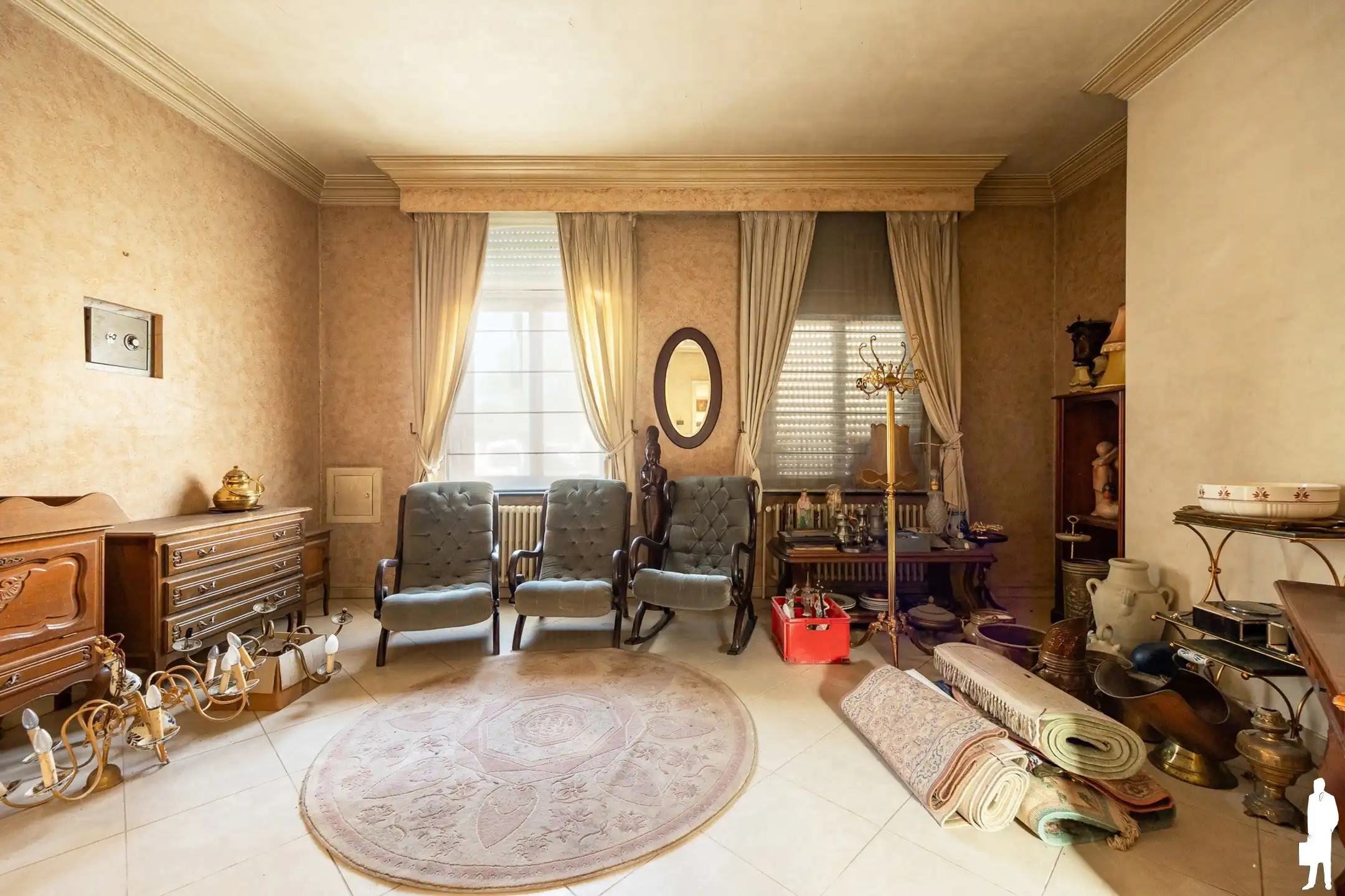 Te renoveren ruime woning met werkplaats foto 4