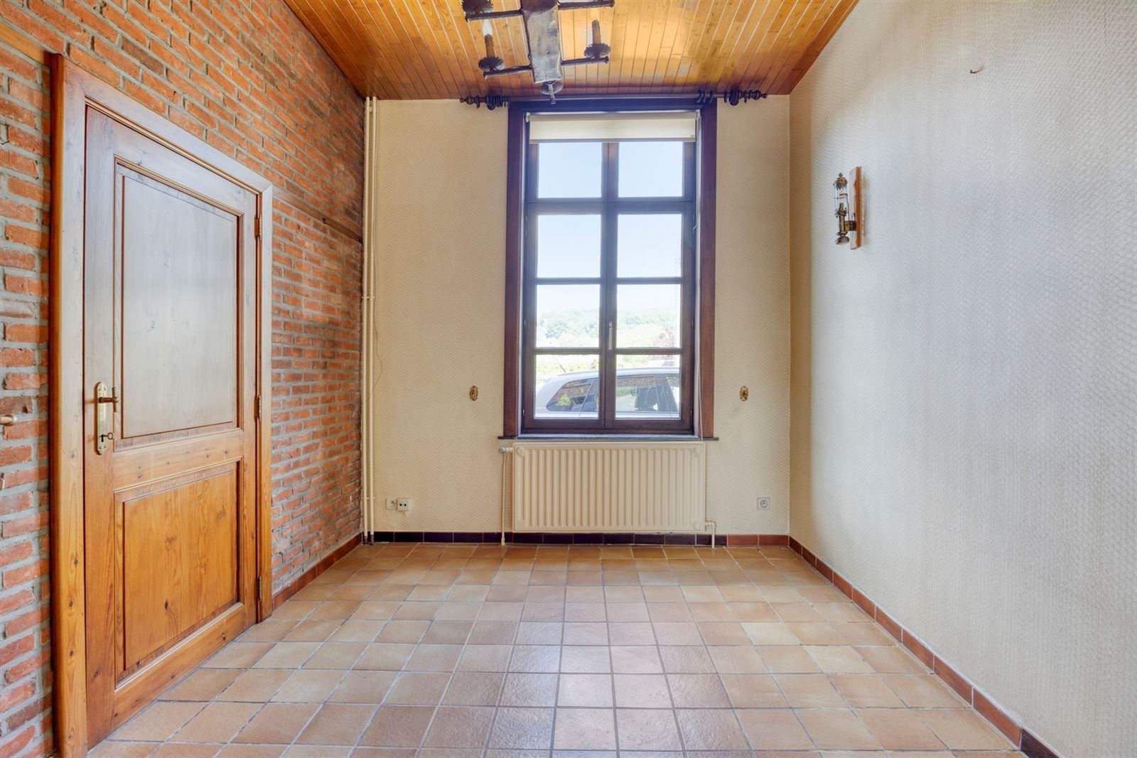 Woning met 3 slaapkamers, tuin en 2 staanplaatsen foto 8
